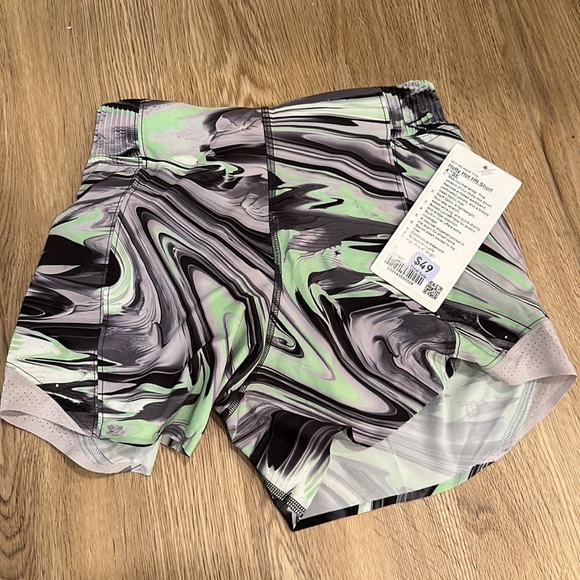 Lululemon tank and shorts set sales - Picture 4 of 5